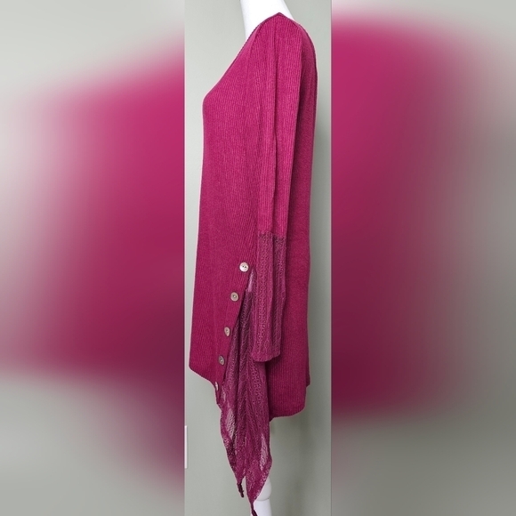 NWOT World Unity MAGENTA MAUVE Handkerchief Side Top MEDIUM - Picture 5 of 10